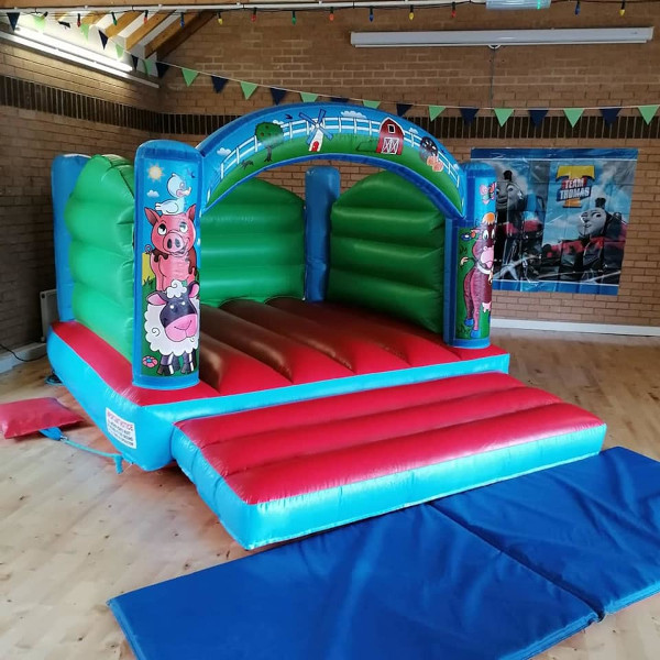 Toddler bouncy castle